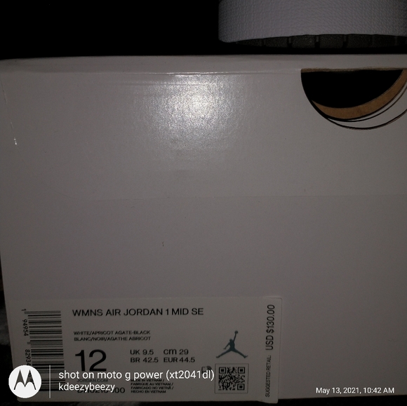 Brand New jordan 1 mid - Picture 3 of 3